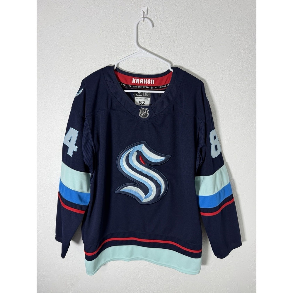 Seattle Kraken Jersey Large 52 Mens Fight Strap Home Blue NHL #84 Kaapo Kakko - Picture 1 of 9